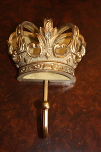 Golden Crown Hook